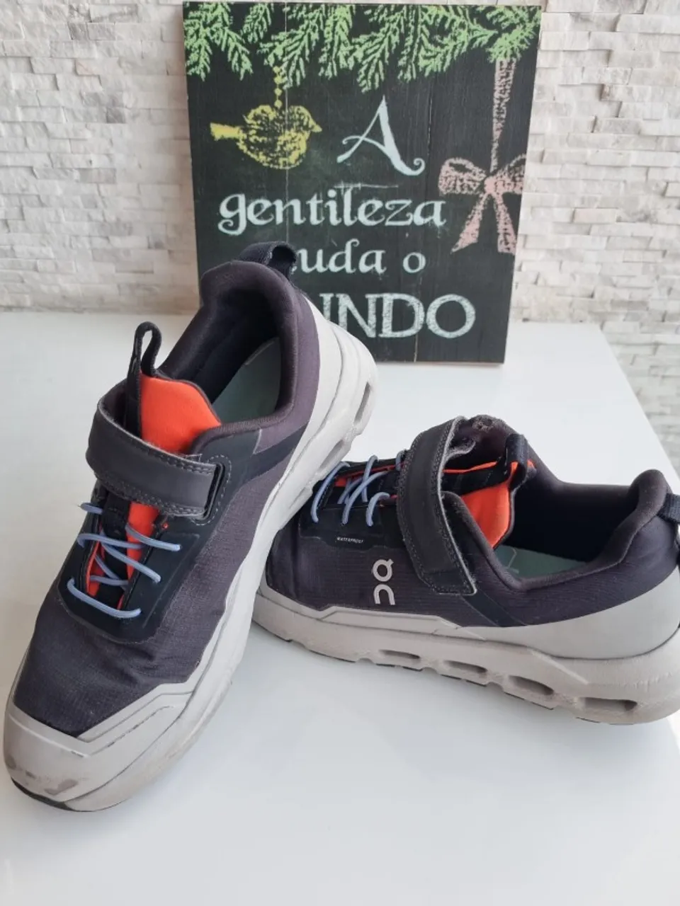 Tenis Infantil original On Cloud tamanho 32 no Brasil - k2 nos Eua - Pouco Uso