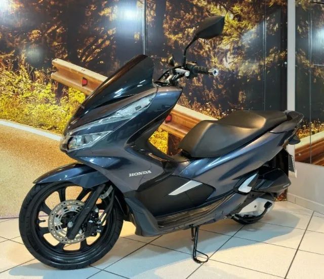 Honda PCX/150 na cor Cinza