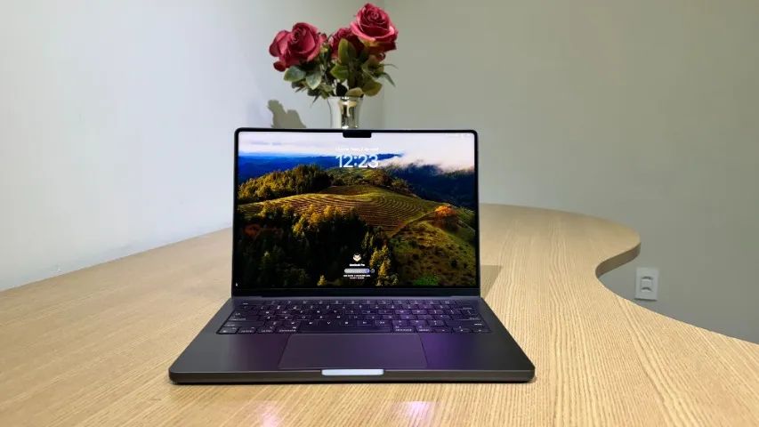 MacBook Pro 14