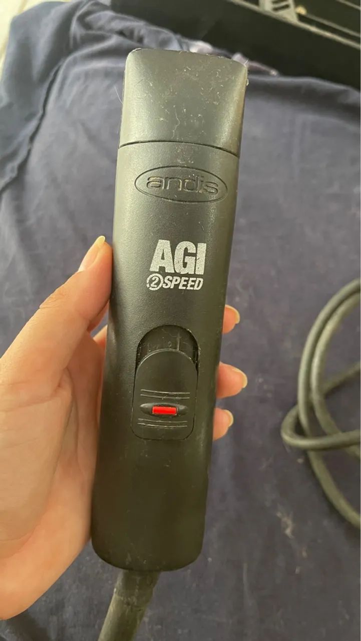 Máquina de tosa Andis + adaptadores Andis + lâminas Andis + tesouras