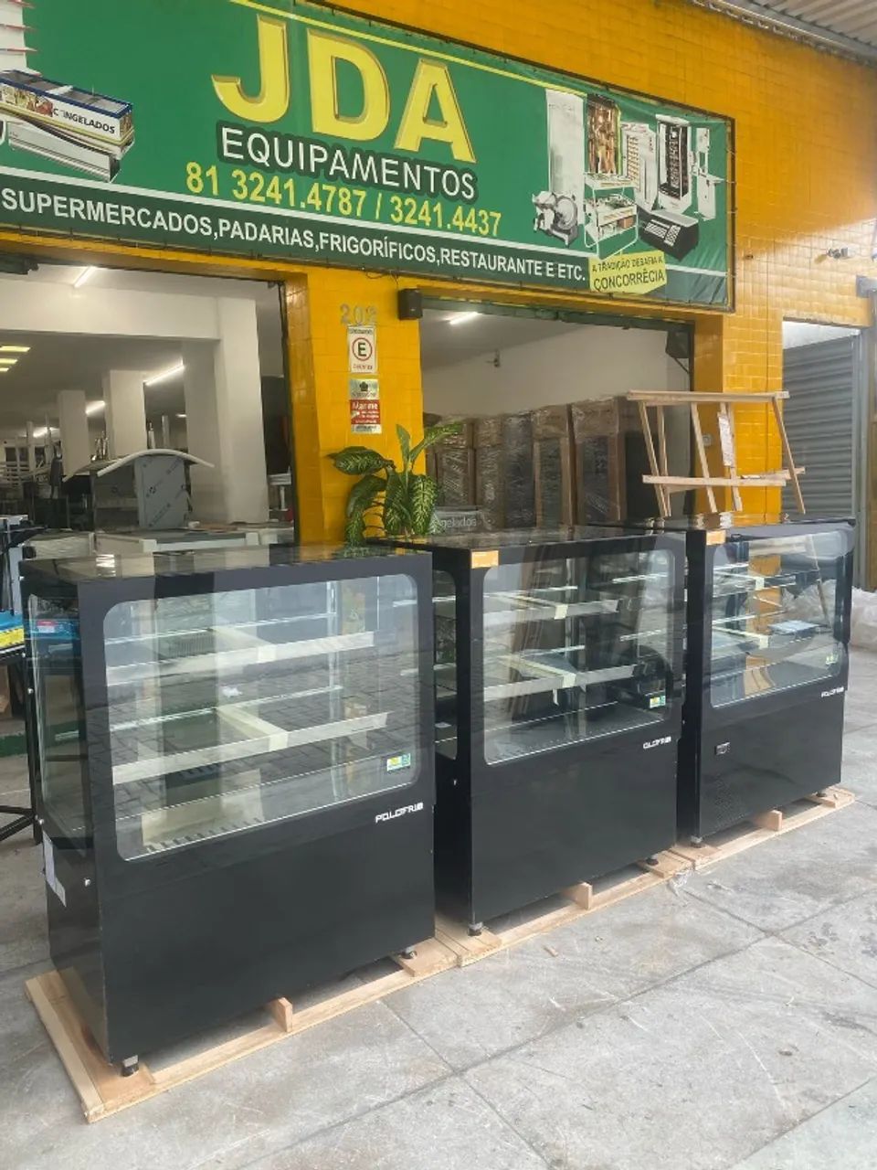 BALCÃO GOURMET - REFRIGERADO TORTA + ESTUFA QUENTE MARCA POLOFRIO - Foto 3