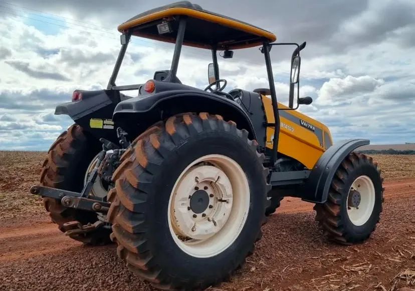 Trator Valtra BM100 - Foto 4