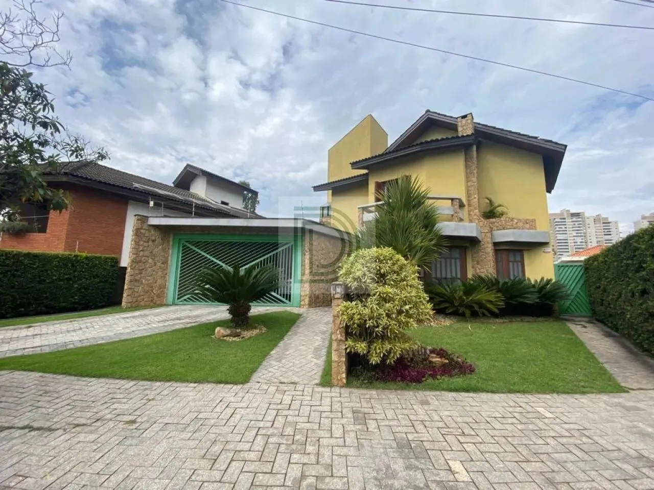 Residência à Venda no Parque dos Príncipes - 500 m² de Terreno