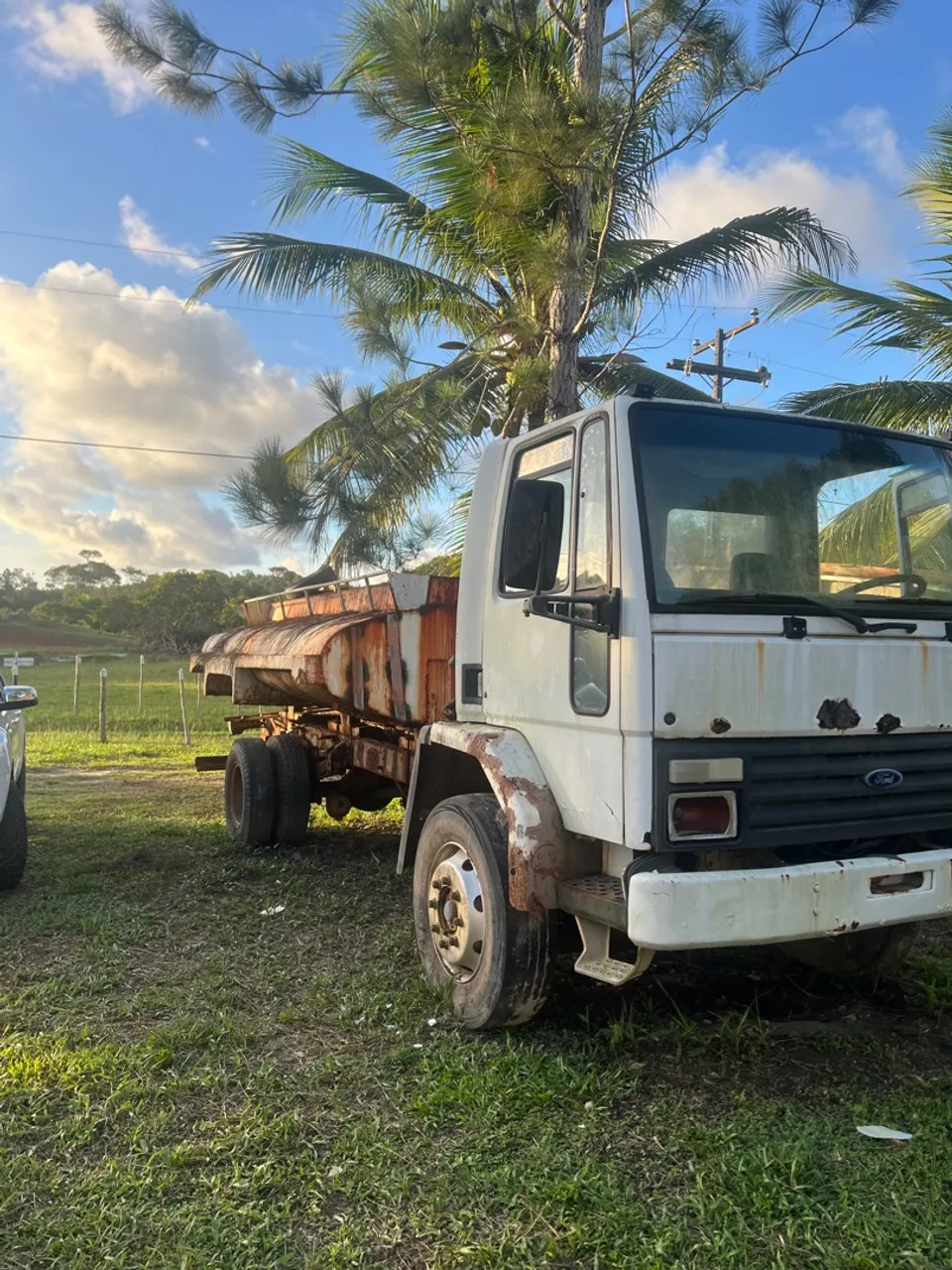 Caminhão Ford cargo 1215