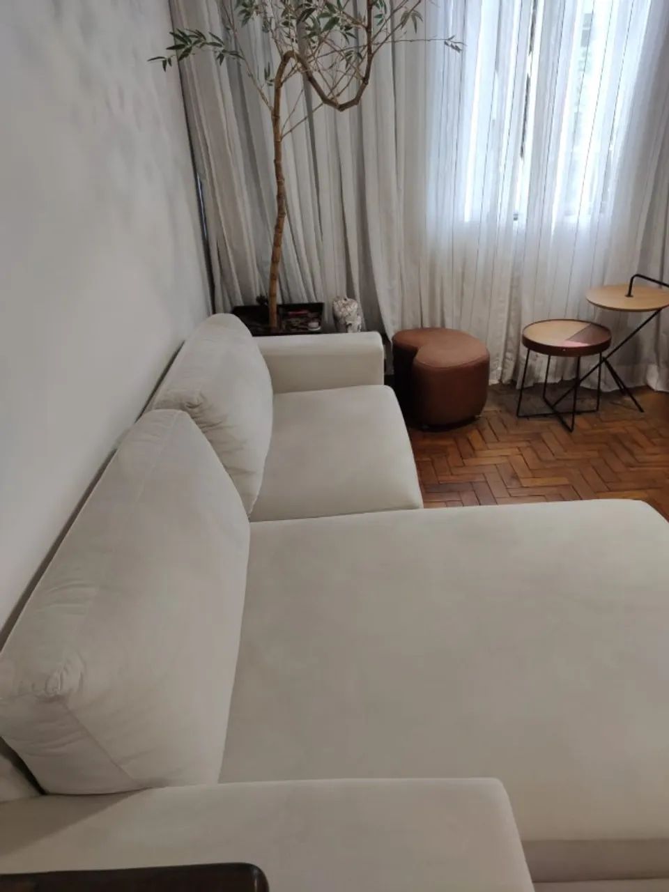 Sofá com chaise usado por poucos meses - Foto 2