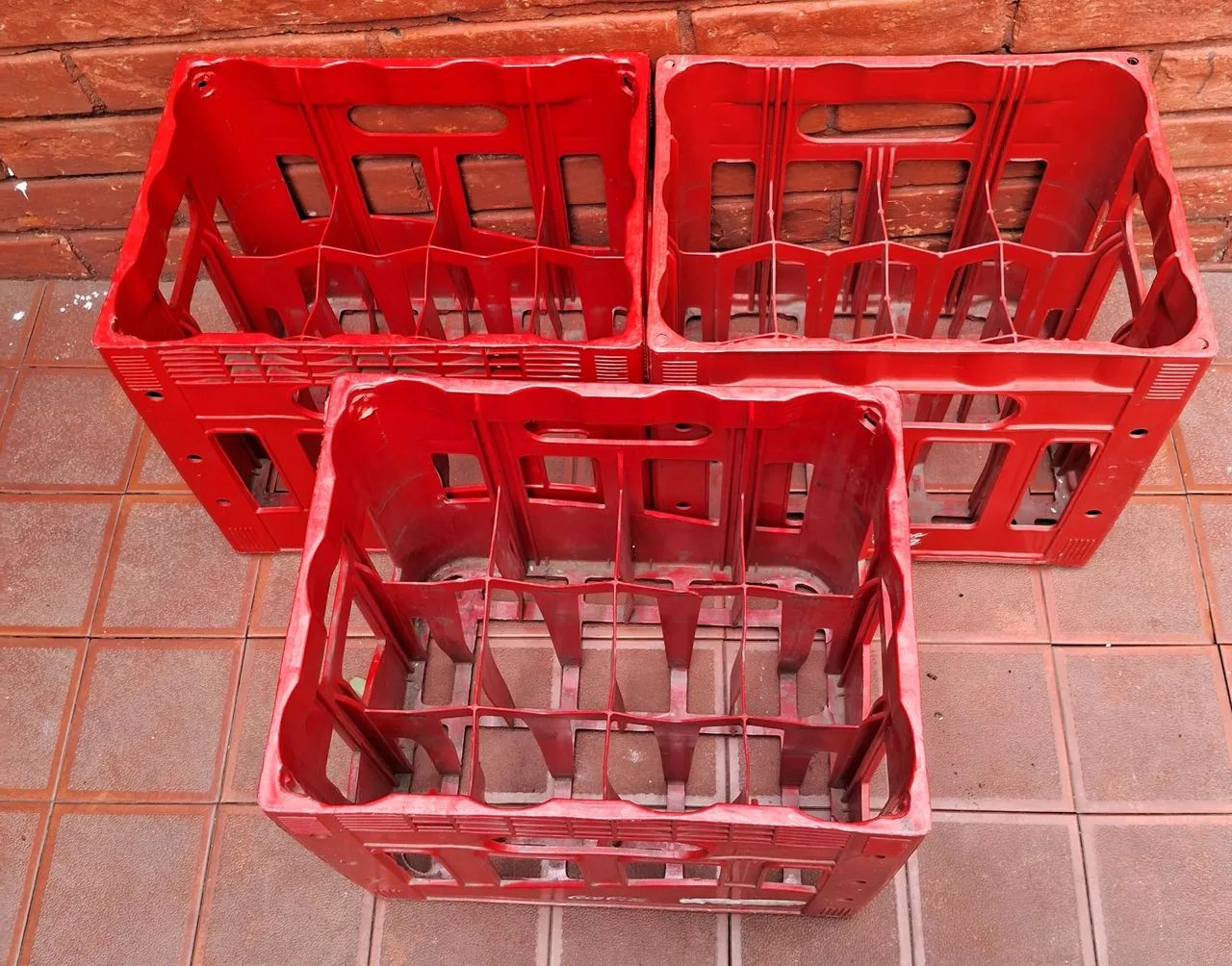 CAIXAS  p.v.c de Coca-Cola - 03 P.V.C plástico para vasilhames de 1 litro vidro. - Foto 3