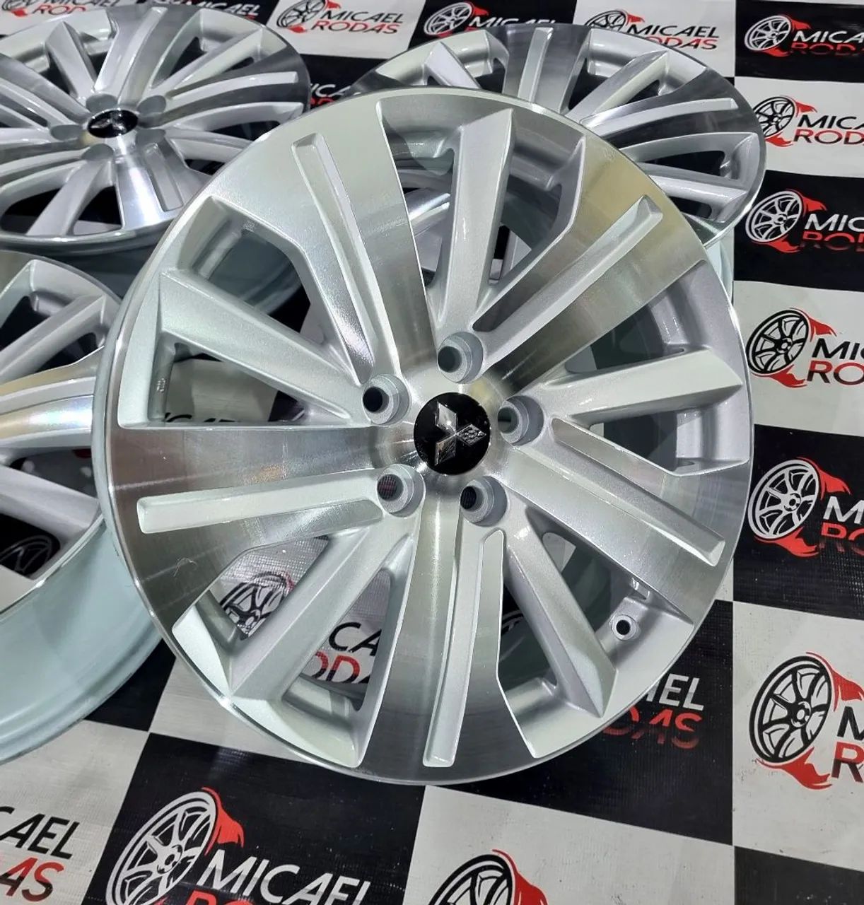 Jogo de Rodas aro 18 Mitsubishi Outlander 5x114 Originais Zeradas  - Foto 7