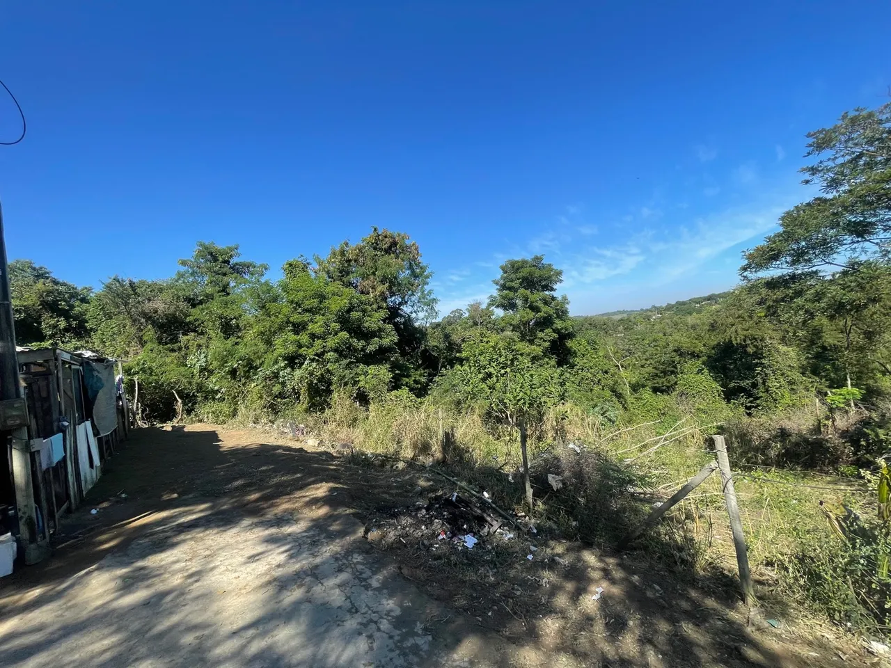 Terreno cercado a venda
