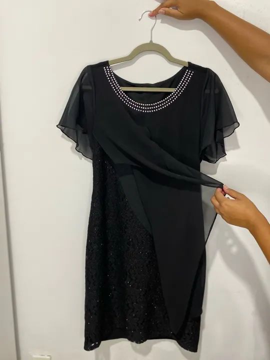Vestido preto com renda e detalhes em pedrarias - Foto 4