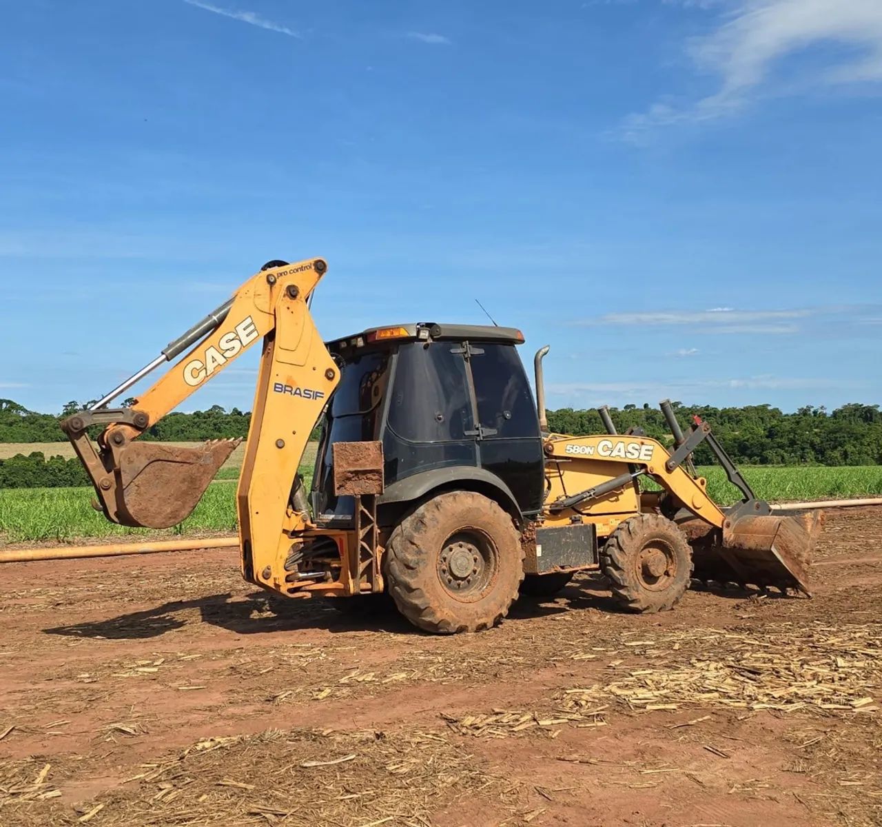 Vendo Retroescavadeira Case 580N ano 2020 - Foto 3
