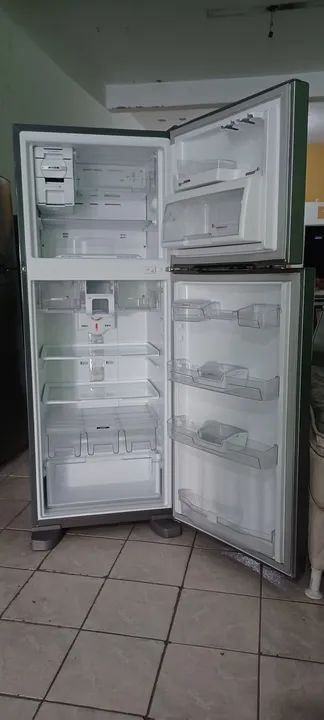 Geladeira Brastemp modelo BRM50  frost free  450 litros  ! - Foto 2