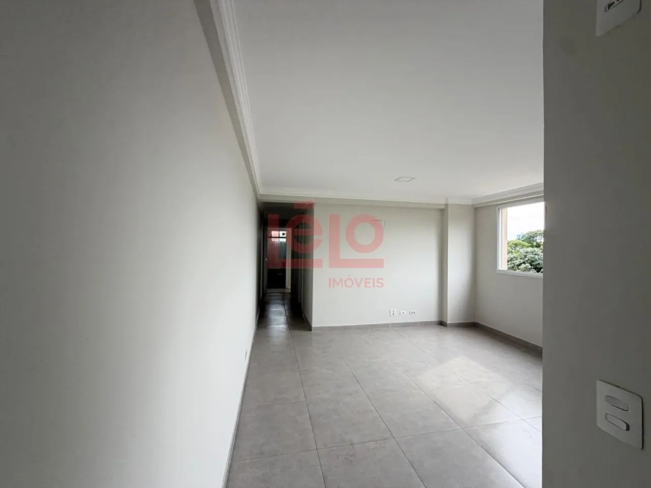 Apartamento para locação no Edifício Platinum com suíte, cozinha planejada e garagem cober - Foto 2