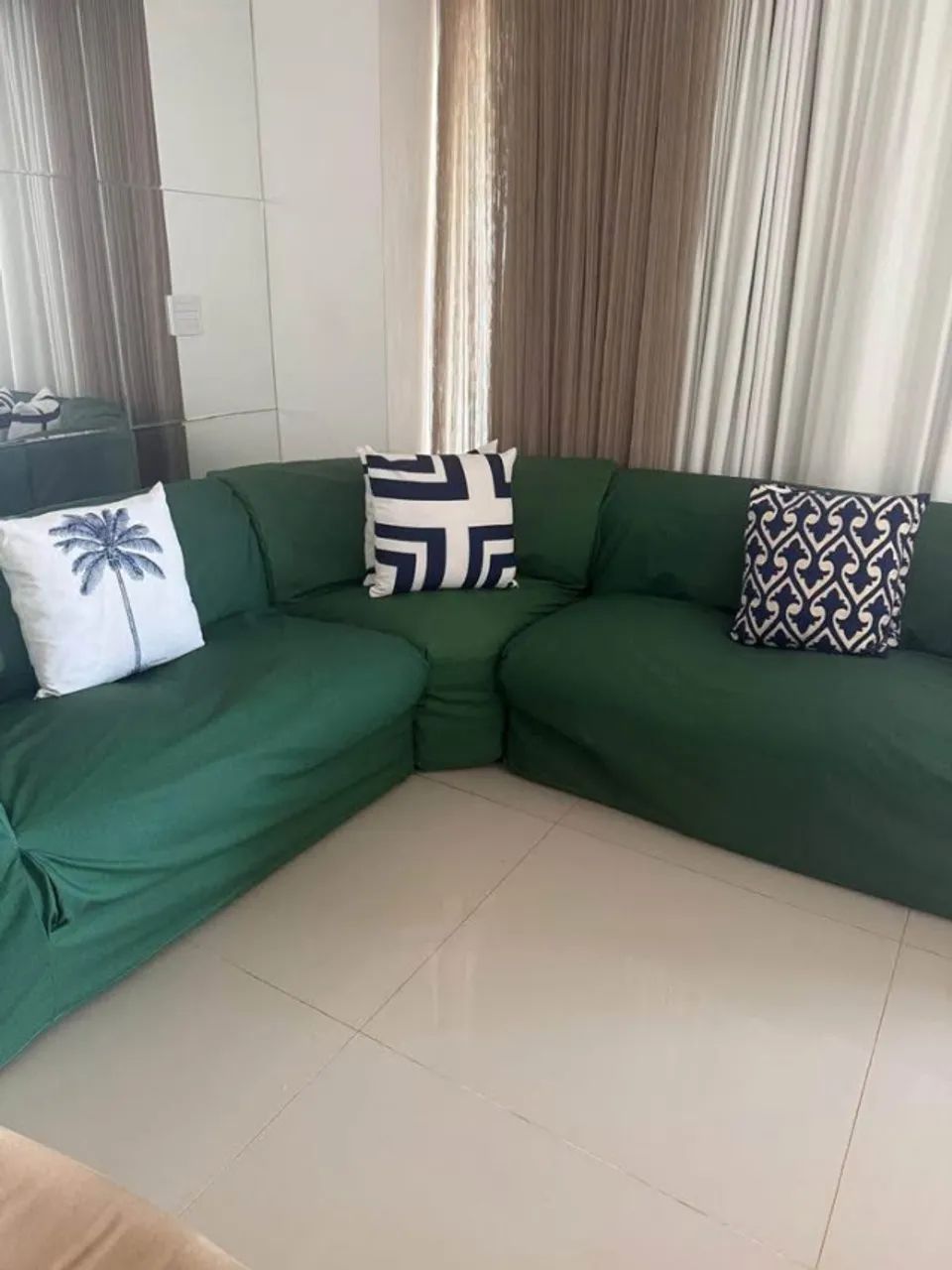 Sofá novo em L com capa tecido verde 4,5m
