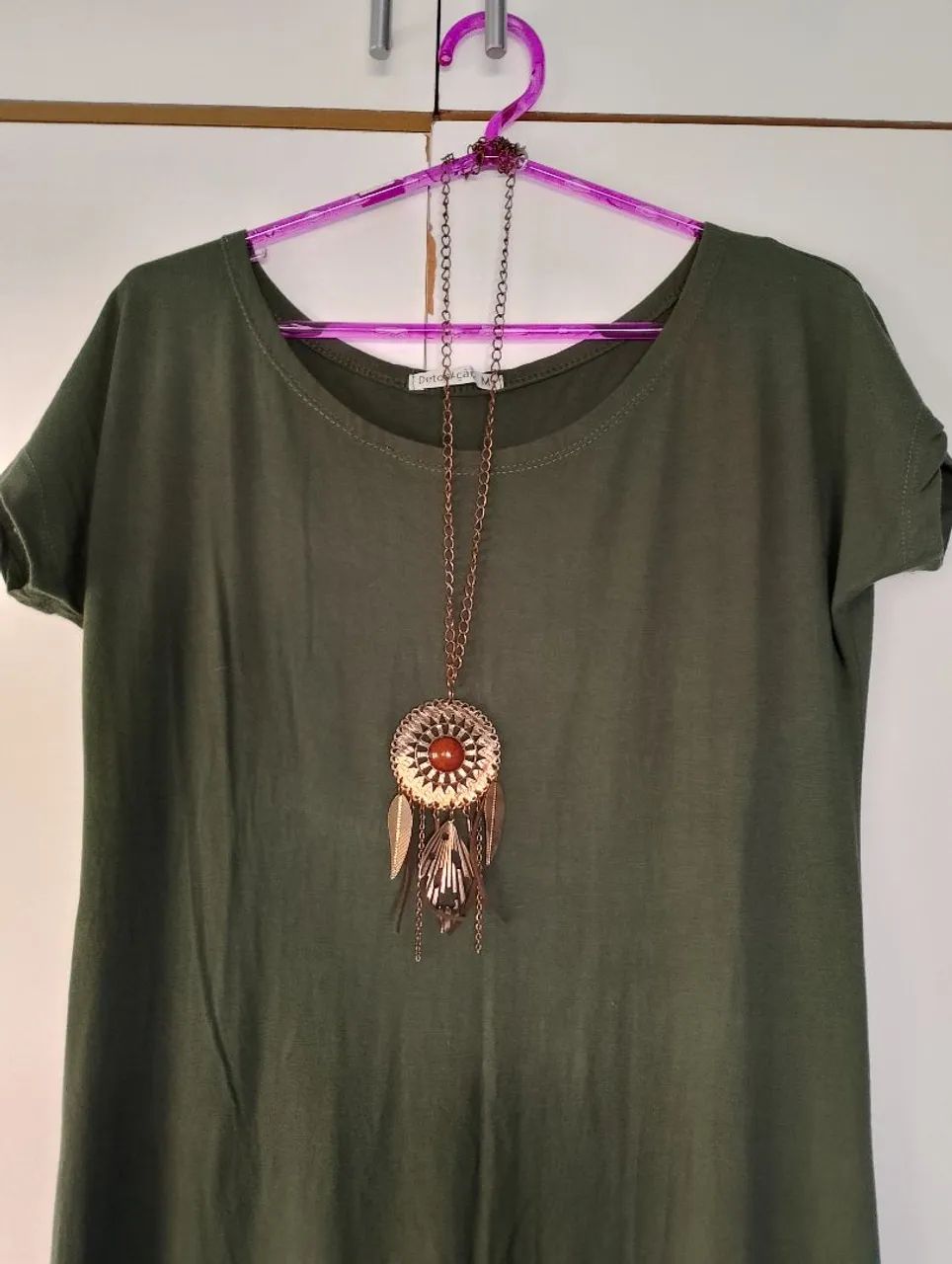 Vestido franjado com colar  - Foto 3