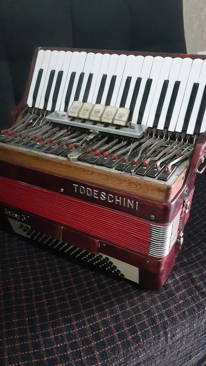 Acordeon Todeschini 80 baixos  - Foto 5