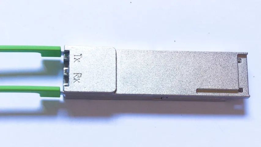 GBIC 100Gb QSFP Intel Módulo Óptico SPTSBP2CLCKS CWDM4 - Foto 2