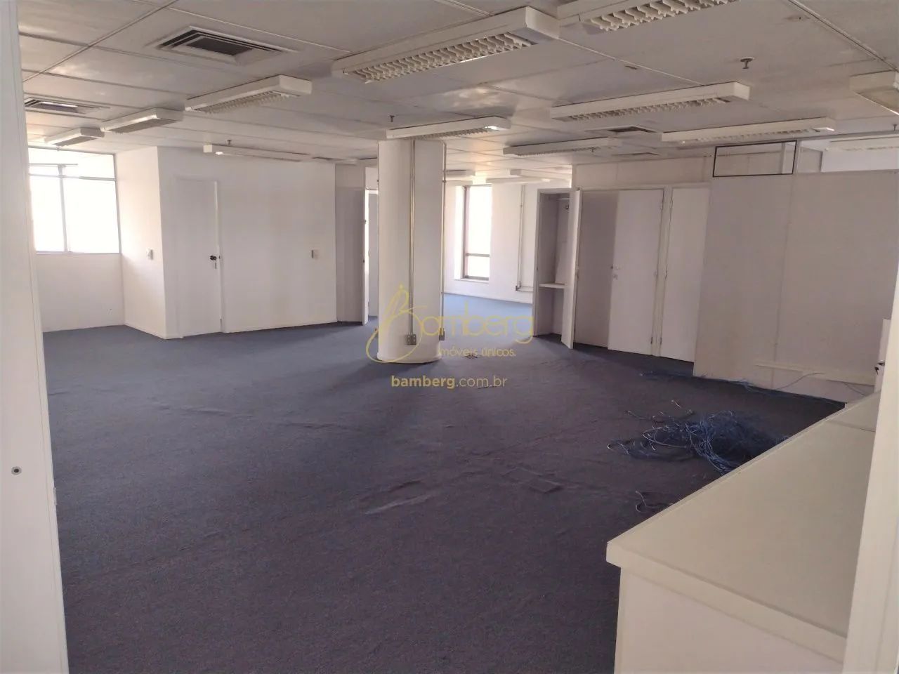 Conjunto comercial de andar todo em região privilegiada. - Foto 2