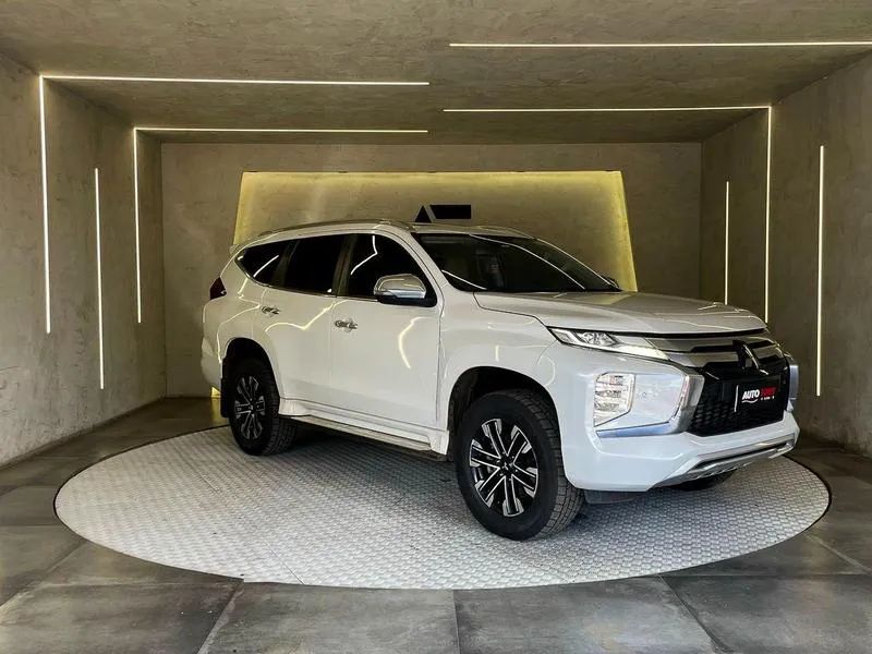 Mitsubishi Pajero 2024