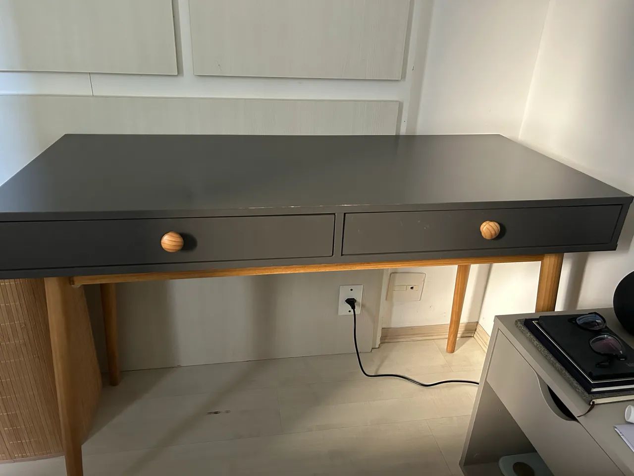 Escrivaninha grafite com 2 gavetas - Foto 2