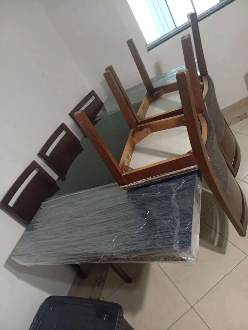 Mesa com 6 cadeiras 