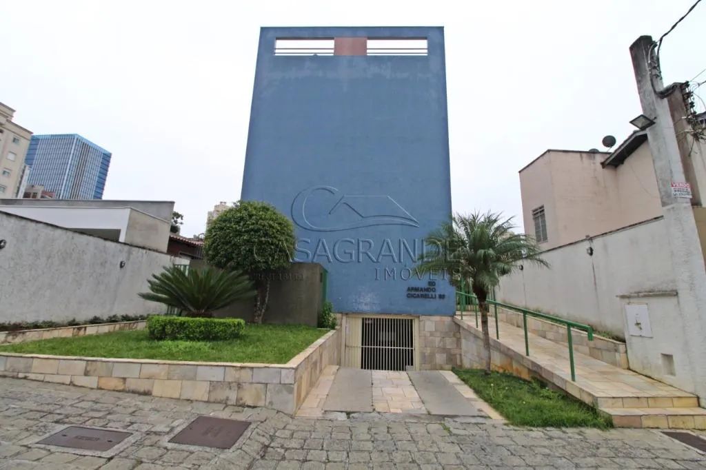 Apartamento Semimobiliado com 2 Quartos no Cabral