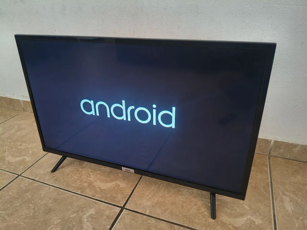 Vendo essa tv 32 polegadas smart 4K  - Foto 2