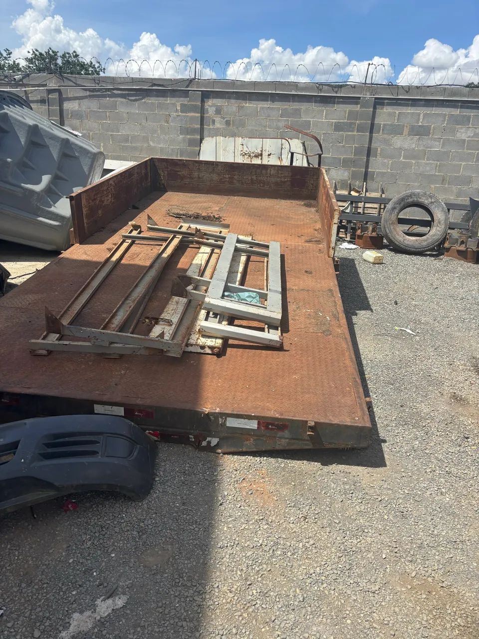 Carroceira com cabine suplementar  - Foto 2