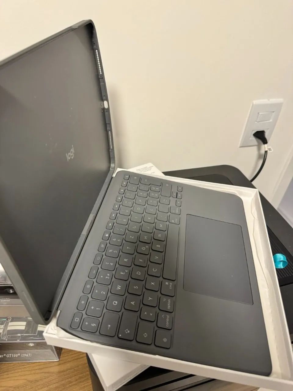 Logitech Combo Touch iPad Air 13 (M2, M3 e M4) - Foto 5