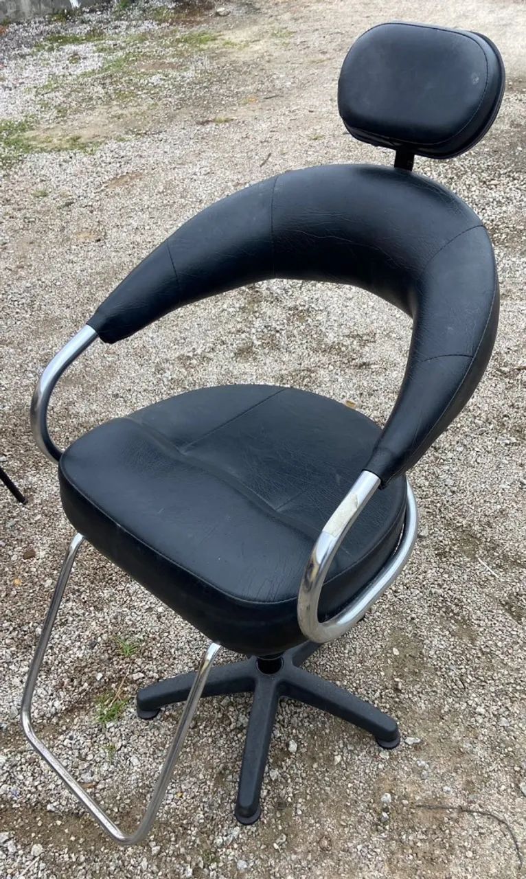 Cadeira de ferro para salão, em ótimo estado. - Foto 2