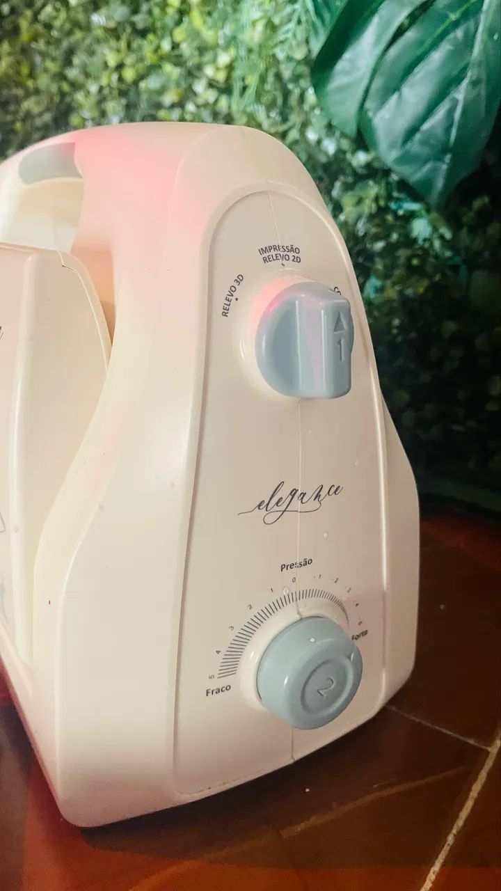 Máquina de Corte e emboss A4 TEC Elegance + 19 Placas | Kit Completo | Semi Nova