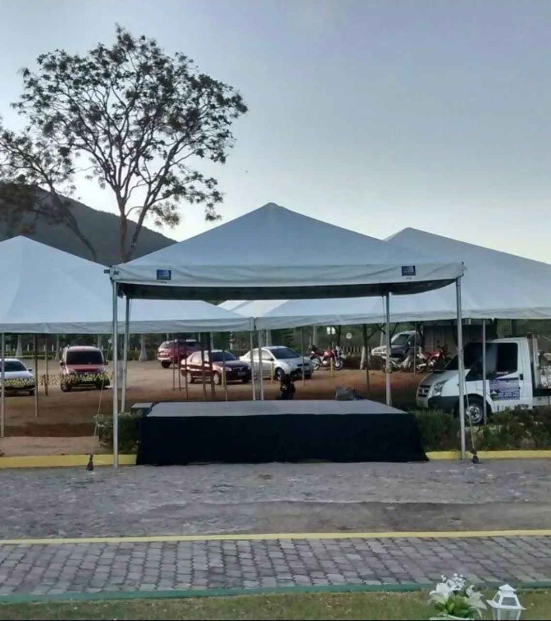 Locação Tablado cobertura com tenda 