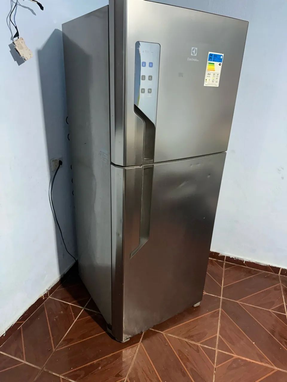 Vendesse geladeira Eletrolux funcionando perfeitamente faço entrega - Foto 3