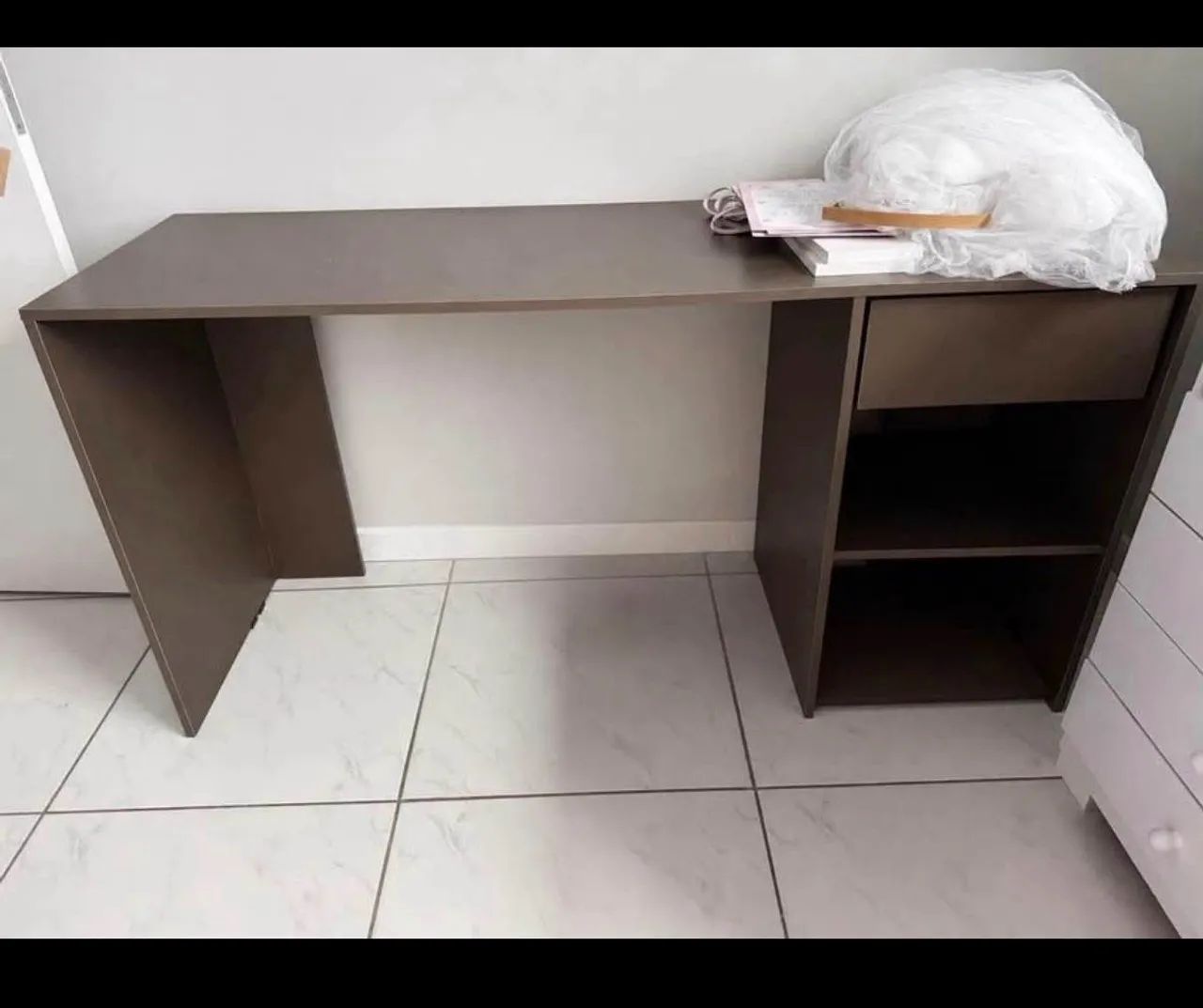 VENDO ESCRIVANINHA / MESA DE ESCRITÓRIO