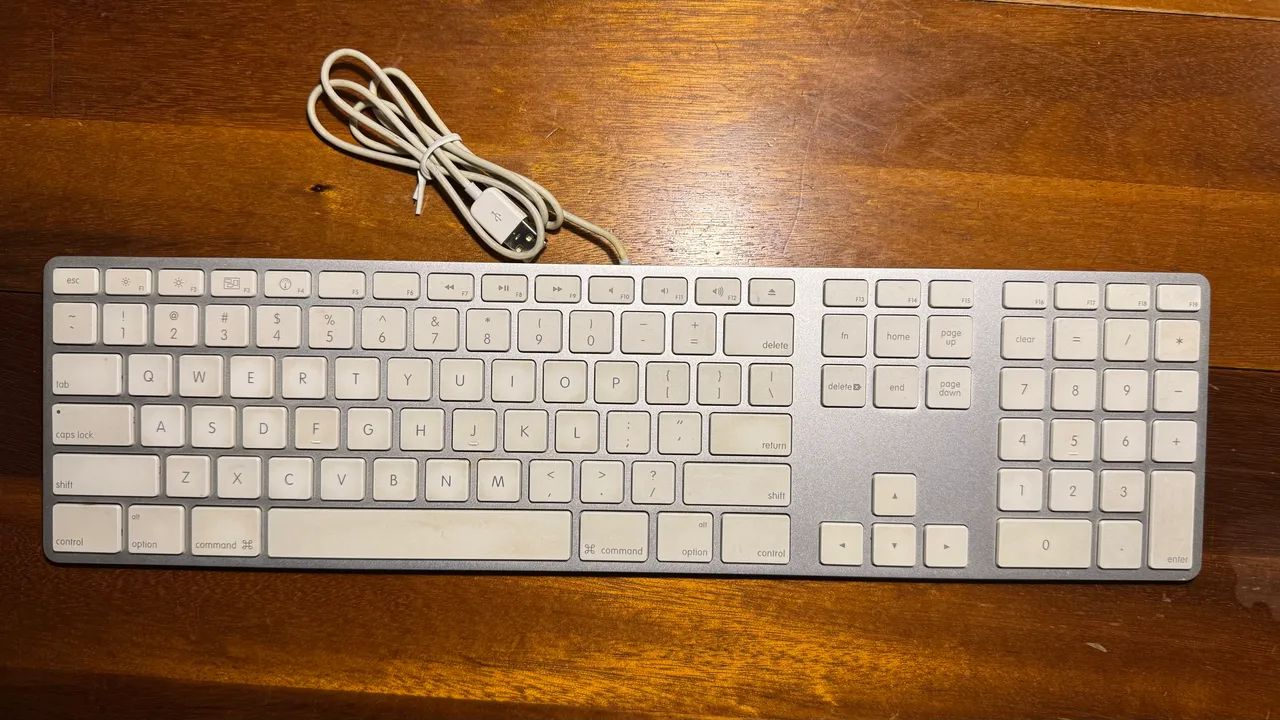 Teclado Apple Com Fio A1243 Original Slim Alumínio **Perfeito - Foto 3