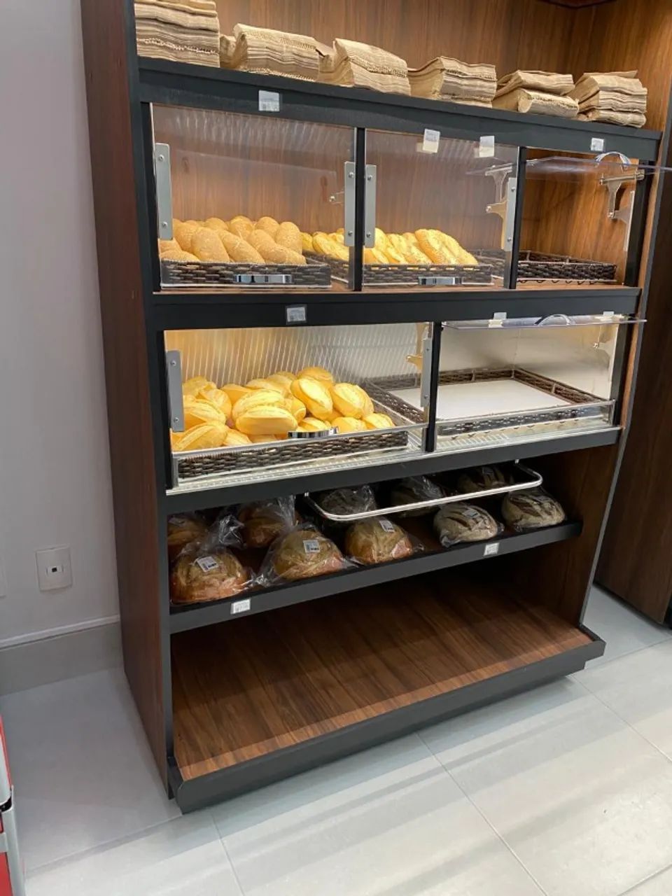 Expositor de Pães Kolde Premium com LED - Excelente Estado - Foto 2