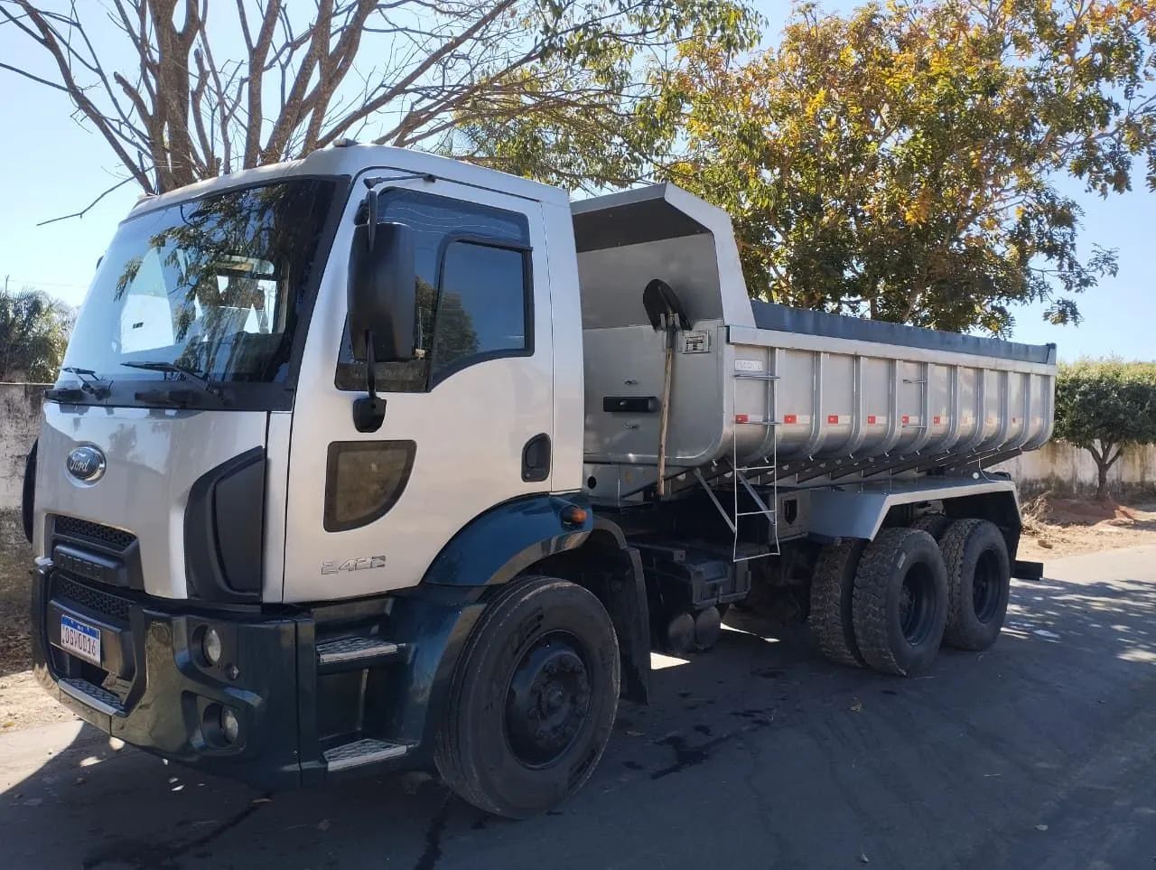 Ford cargo 2422