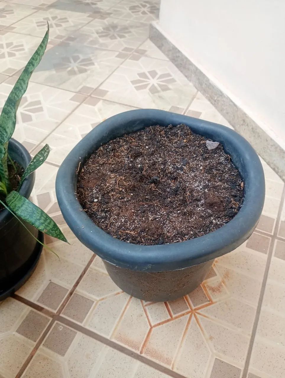 Vaso com terra pra planta - Foto 2