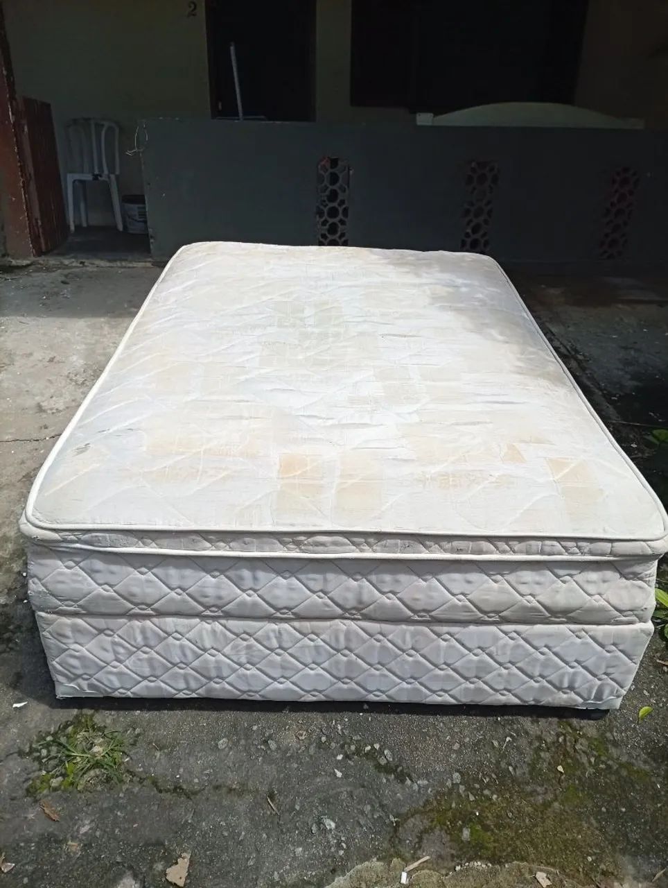 Cama de solteiro, entrego a combinar 