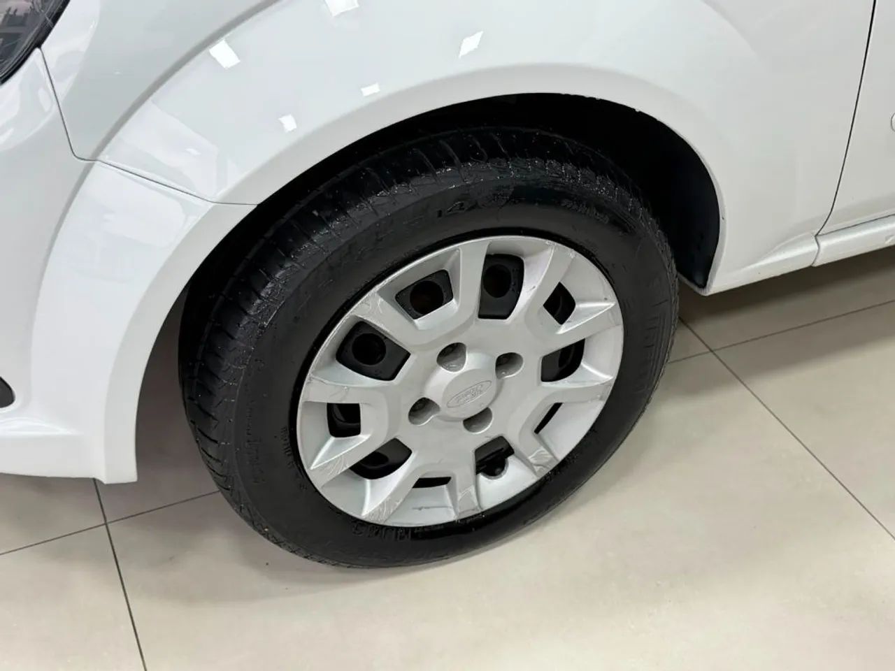 Ford KA 1.0 8v/1.0 8V ST Flex 3P 2013 - Foto 3
