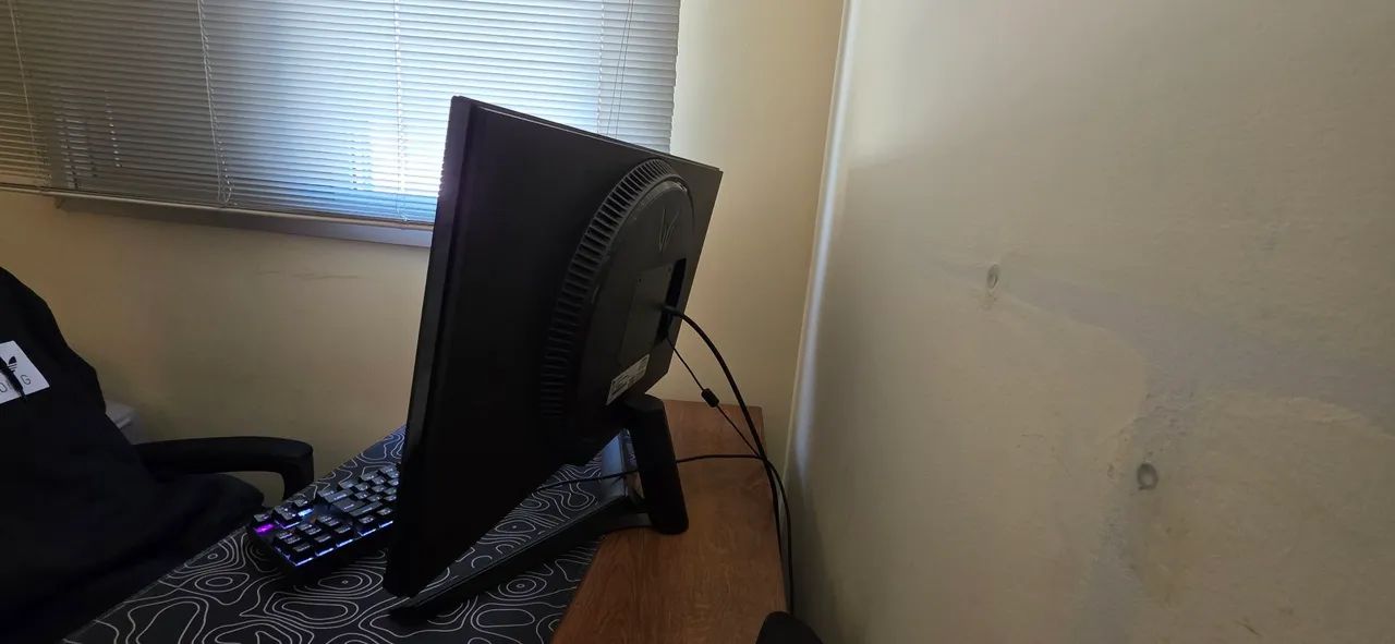 Monitor LG Ultragear 27" 180hz Full HD - Foto 4