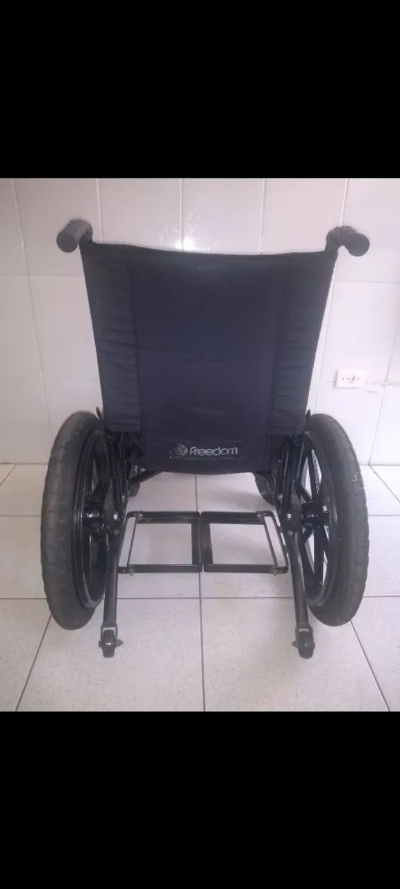 Cadeira de rodas motorizada freedom  - Foto 3