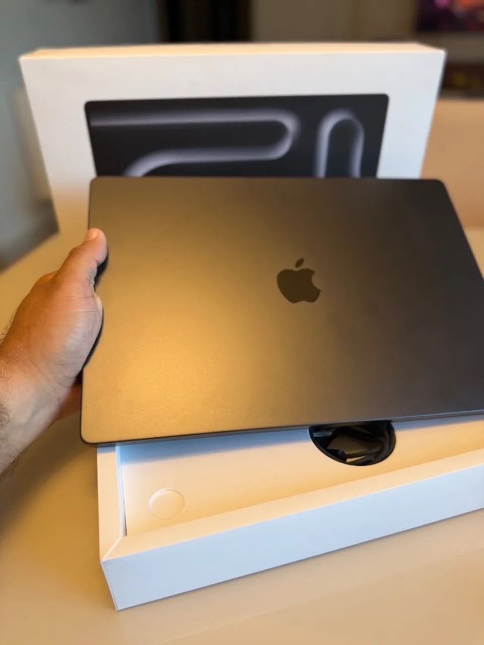 MacBook Pro M5 Max 16 Polegadas | 48GB RAM | 2TB SSD - Novo