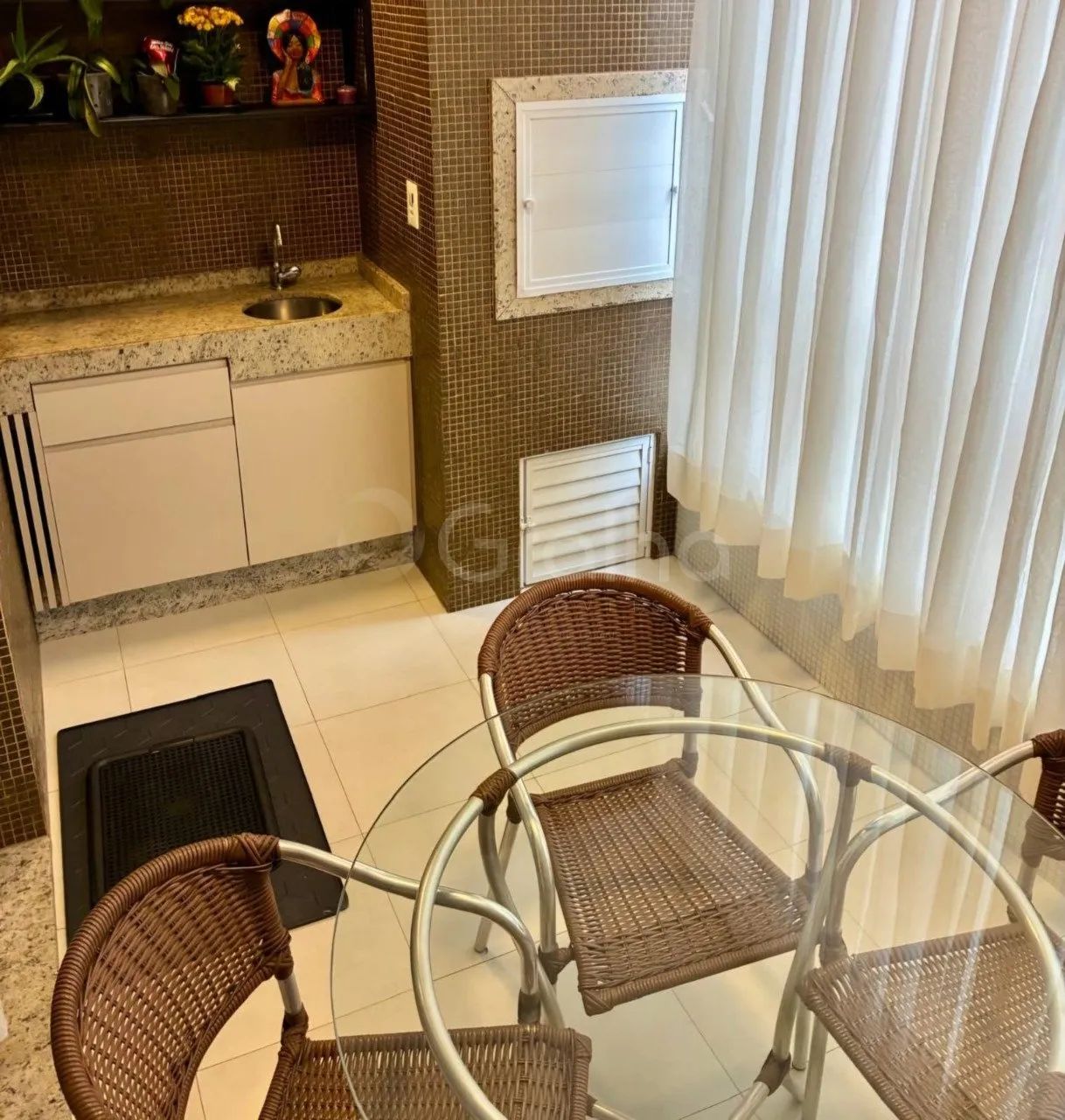 Apartamento de 75 m² com 2 quartos sendo 1 suíte em Coqueiros - Foto 2
