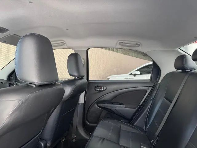 Toyota Etios Platinum Sed. 1.5 Flex 16V 4P Aut. 2018 - Foto 8