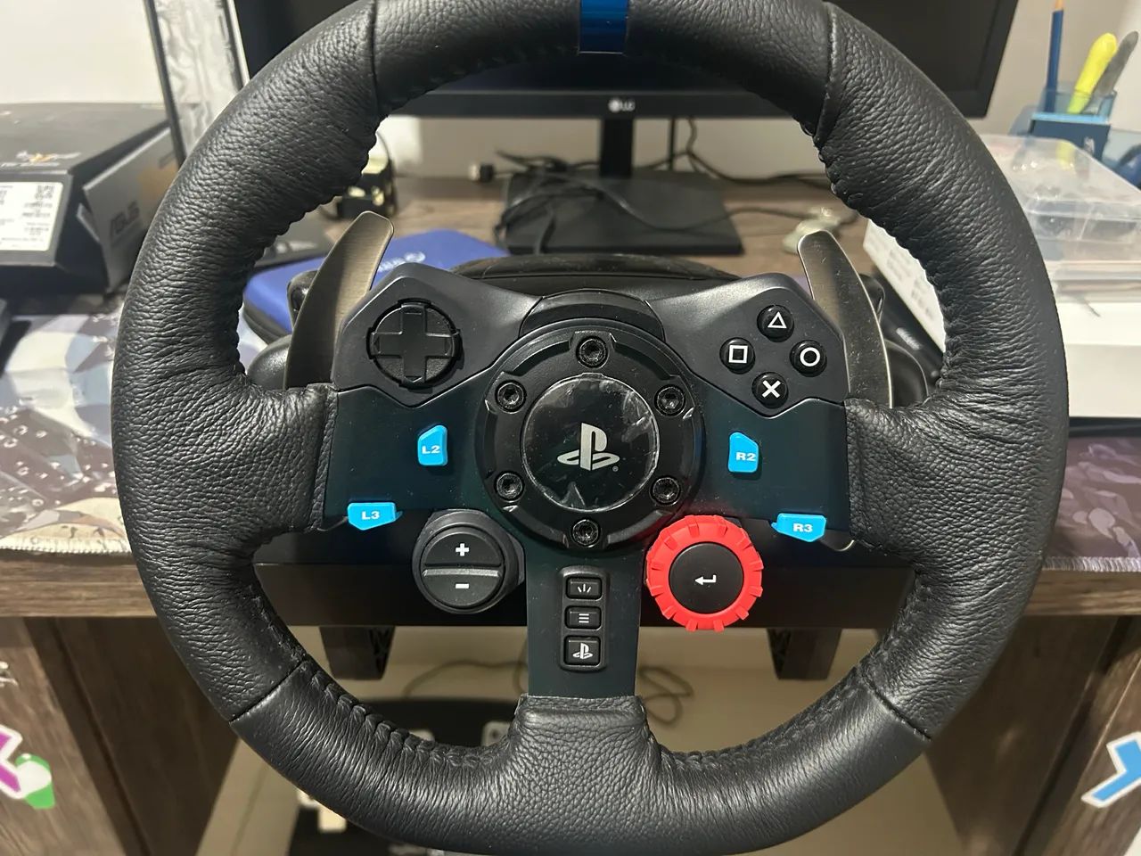 Logitech G29 Driving Force - Estado de novo / Pouquíssimo uso