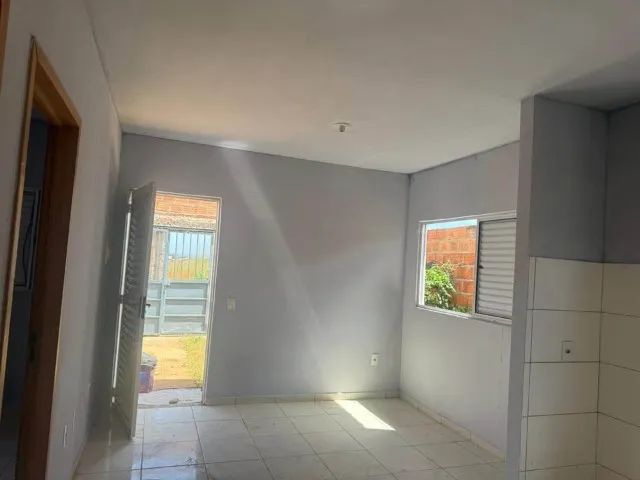 Casa 2 quartos 2 banheiros - Foto 2