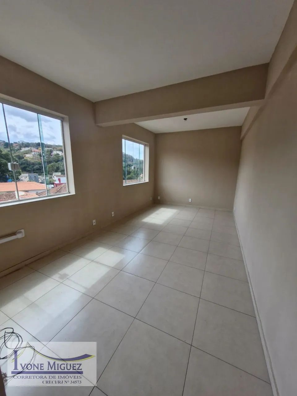 Sala em Centro - Paty do Alferes, RJ - Foto 4