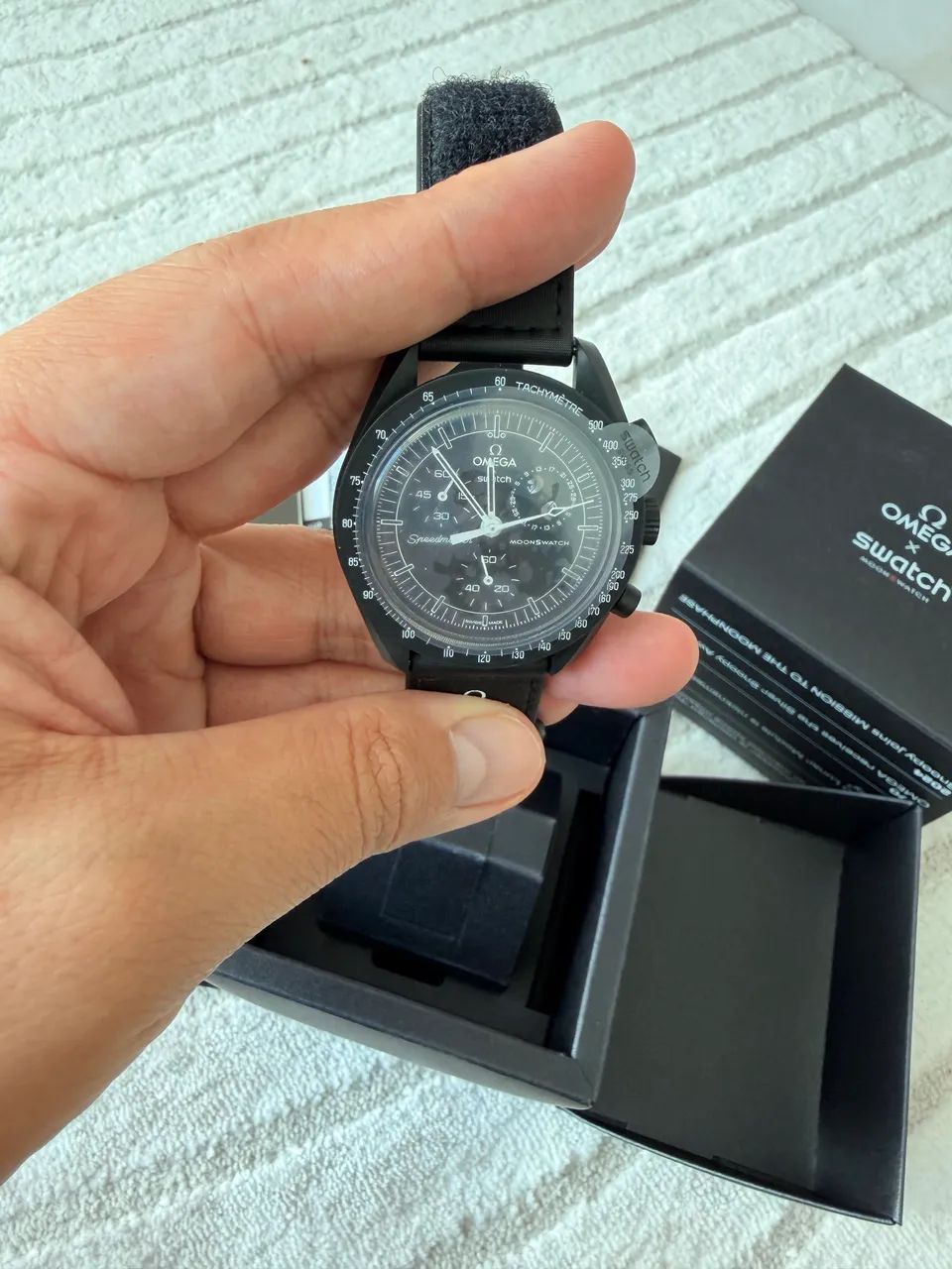 OMEGA x SWATCH MoonSwatch Snoopy Black Moonphase - Completo - Foto 4