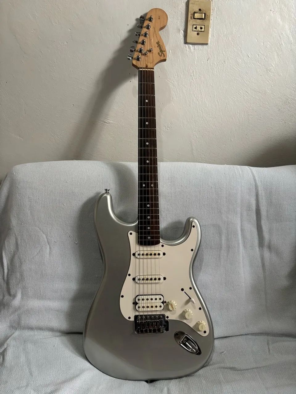 Guitarra Statrocaster Squier Affinity