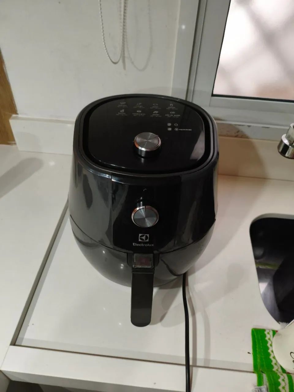 Vendo AIRFRYER ELECTROLUX USADA - Foto 2